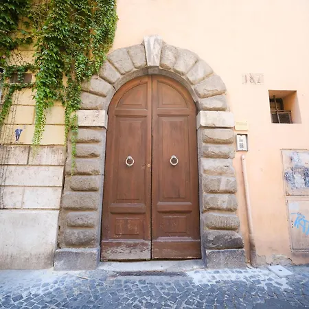 Borgo Pio By Buddyrent * Rome