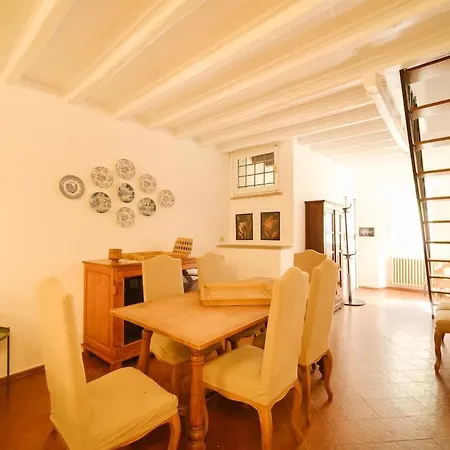 Borgo Pio By Buddyrent Apartment