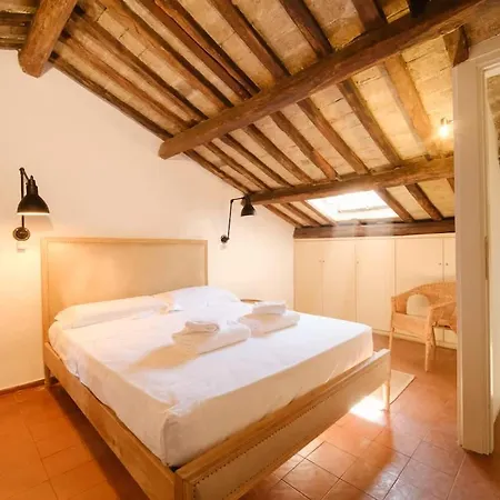 Borgo Pio By Buddyrent Apartment
