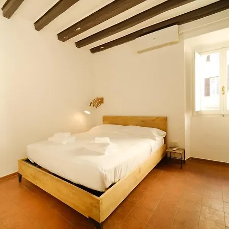 Borgo Pio By Buddyrent Apartment