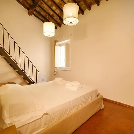 Borgo Pio By Buddyrent Apartment